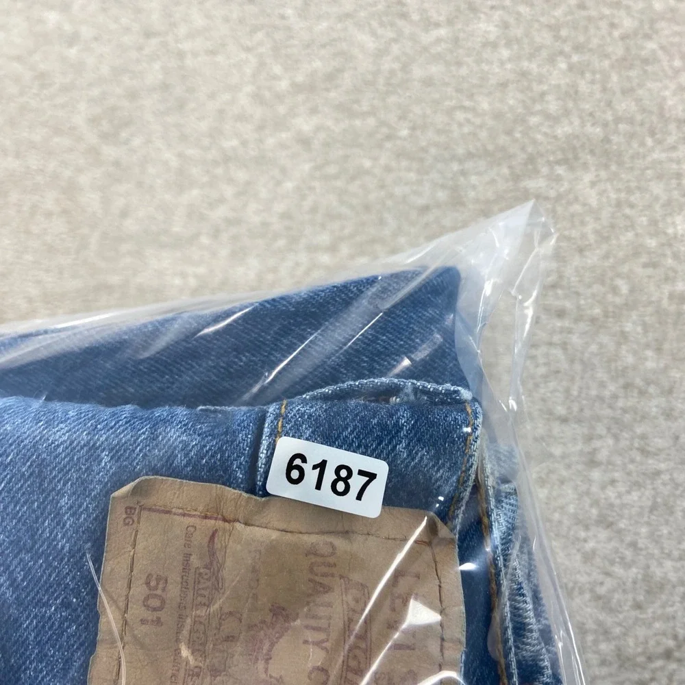Vintage 1989 Levis 501 Jeans Mens 30x34 Stonewashed Button Fly Made in USA